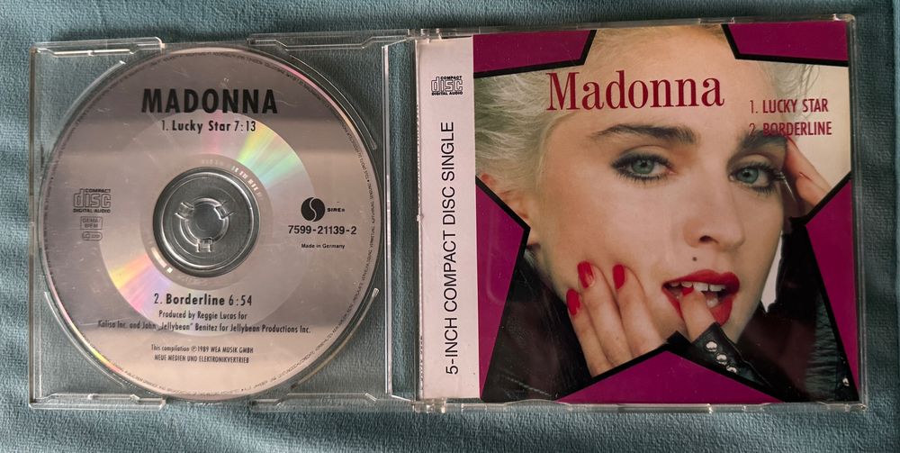 Madonna varios Itens
