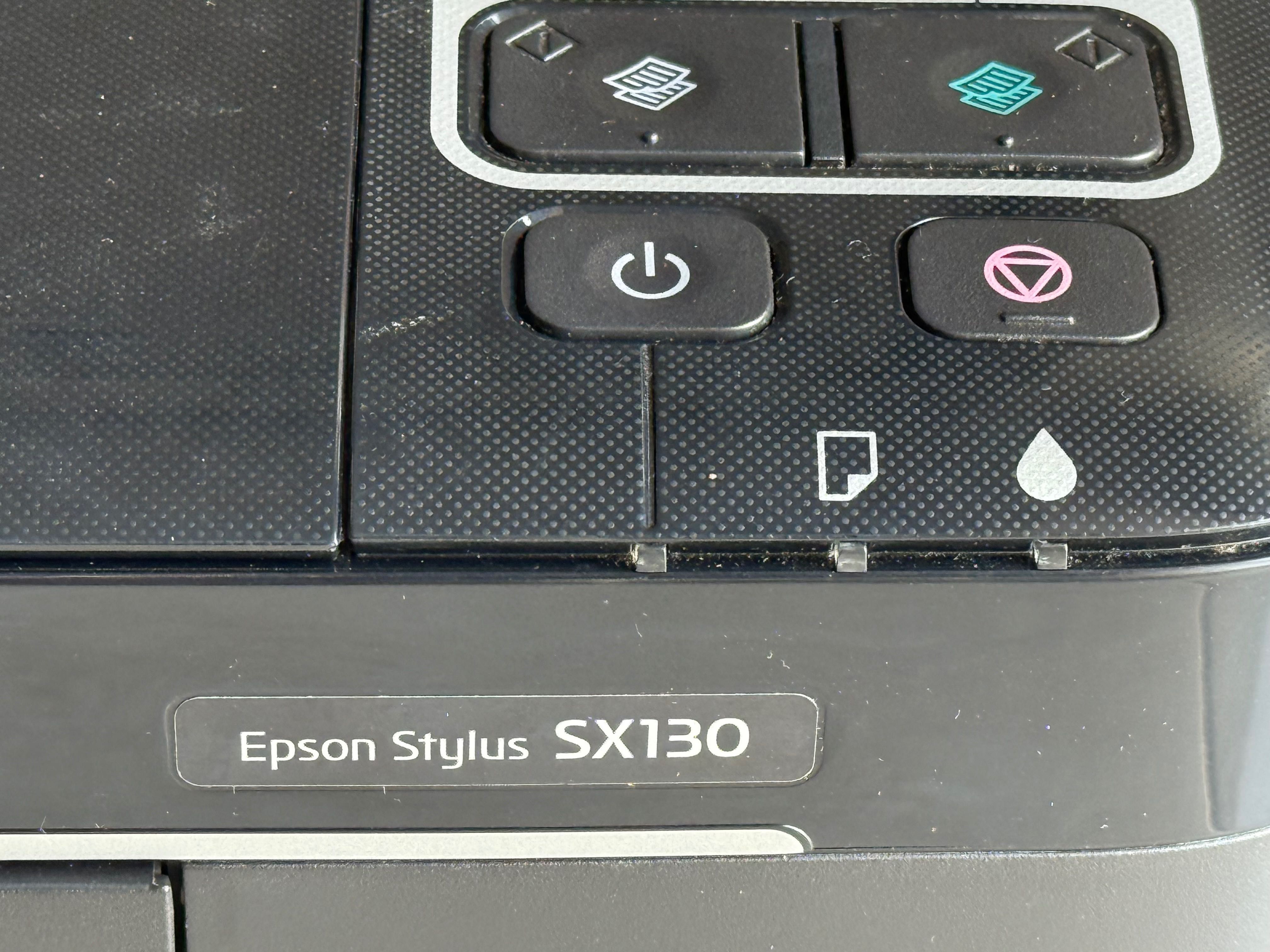 Impressora multifunções da marca Epson
