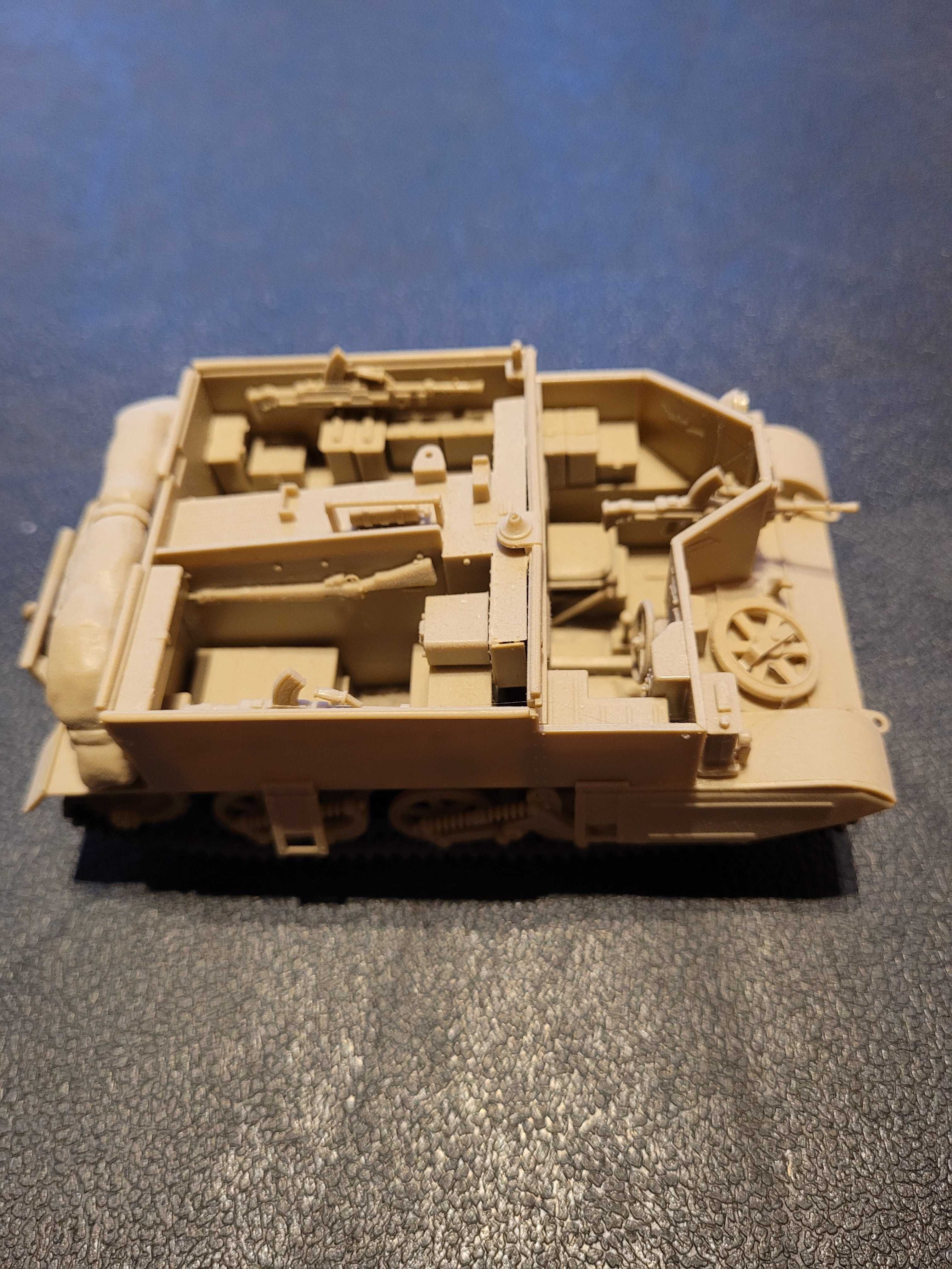 Model lekkiego pojazdu opancerzonego Carrier Mk II, TA 35089