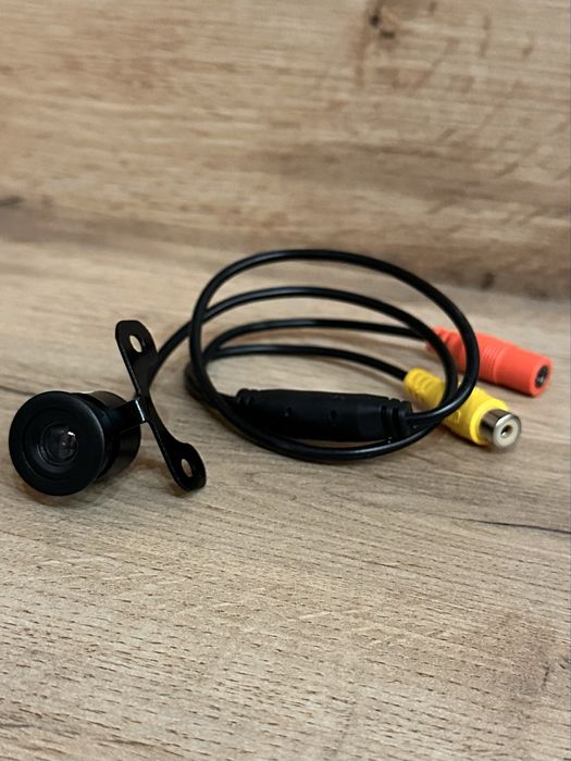 Камера в авто универсальная бабочка