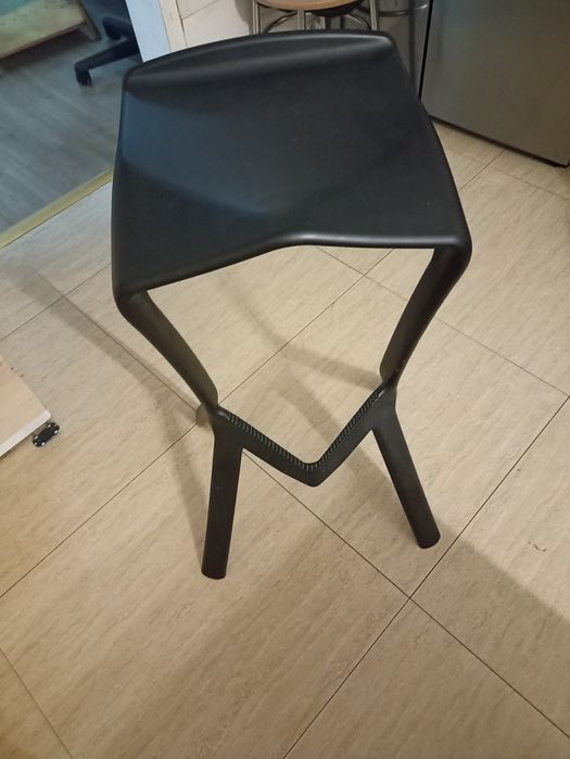 Sprzedam hoker czarny