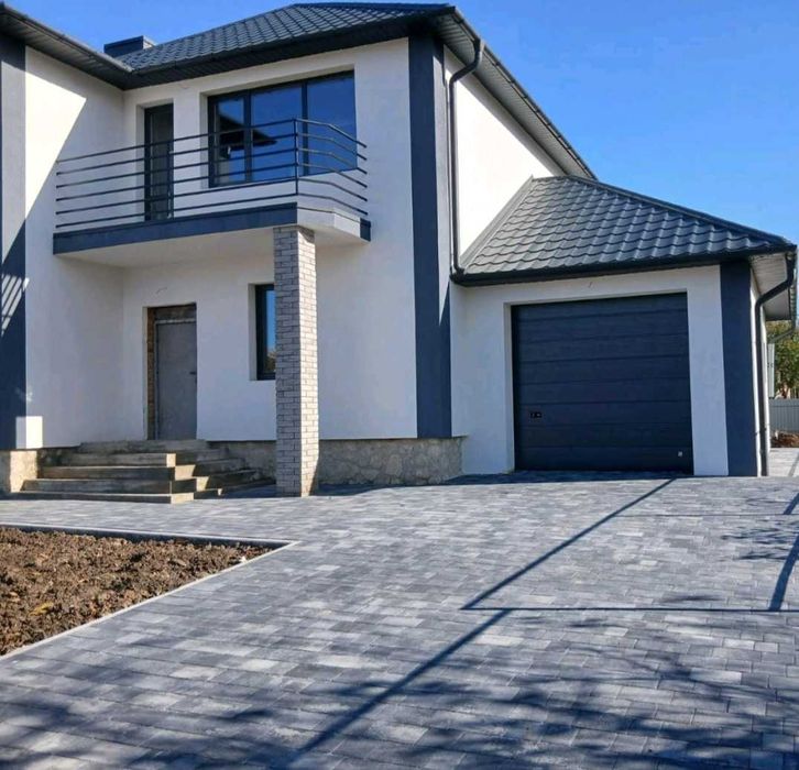 Продаж будинку поряд з містом біля мікрорайону Дружба