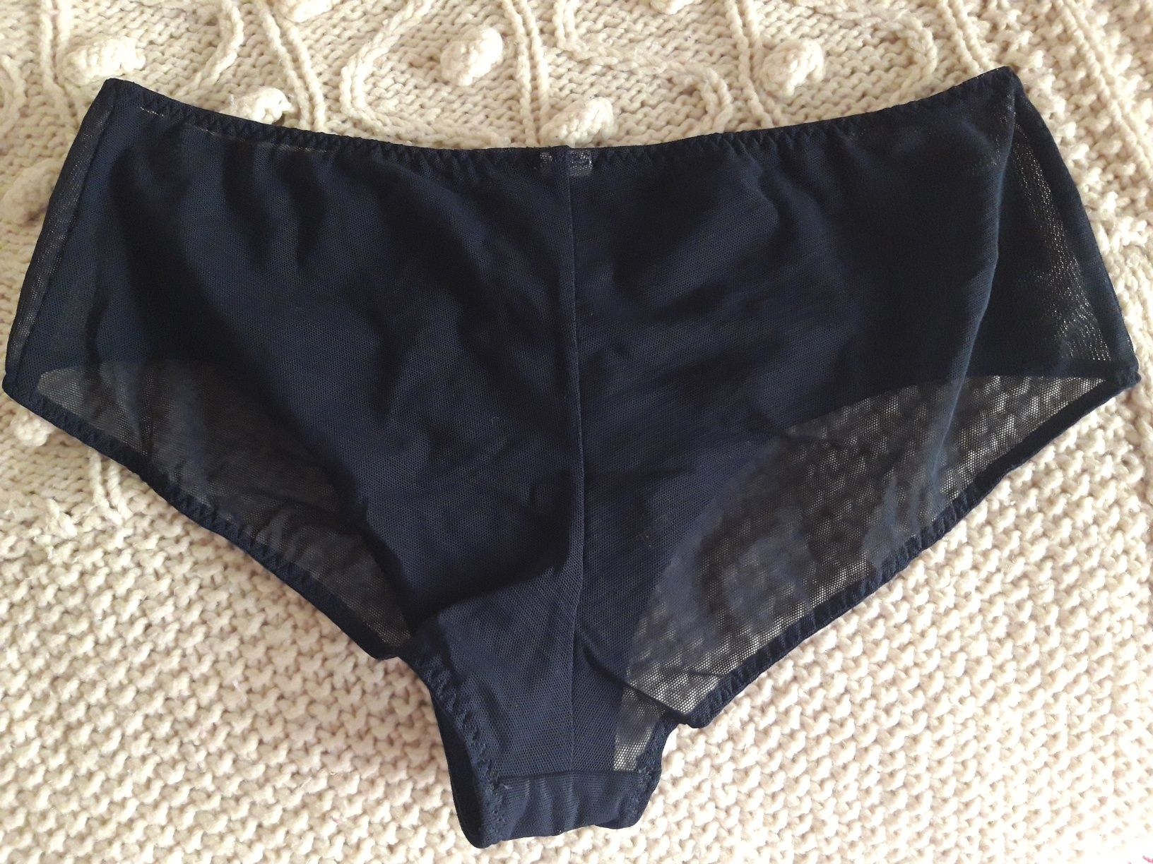 Conjunto de top e cueca, de cor azul marinho da Intimissimi