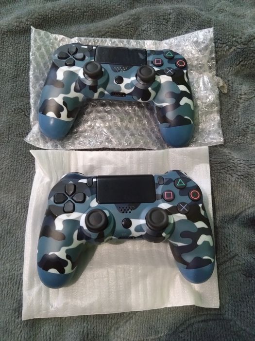 Pad do PS4 x 2 moro za 120 zł