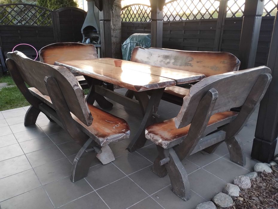 Biesiadny drewniany komplet mebli góralskich