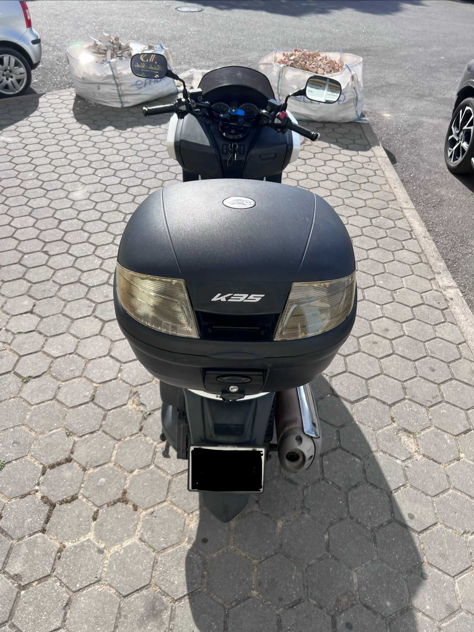 Honda Forza 300 – 2013 – 91.000 km – Bem estimada e manutenção oficial