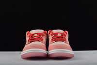 Nike dunk sb strangelove