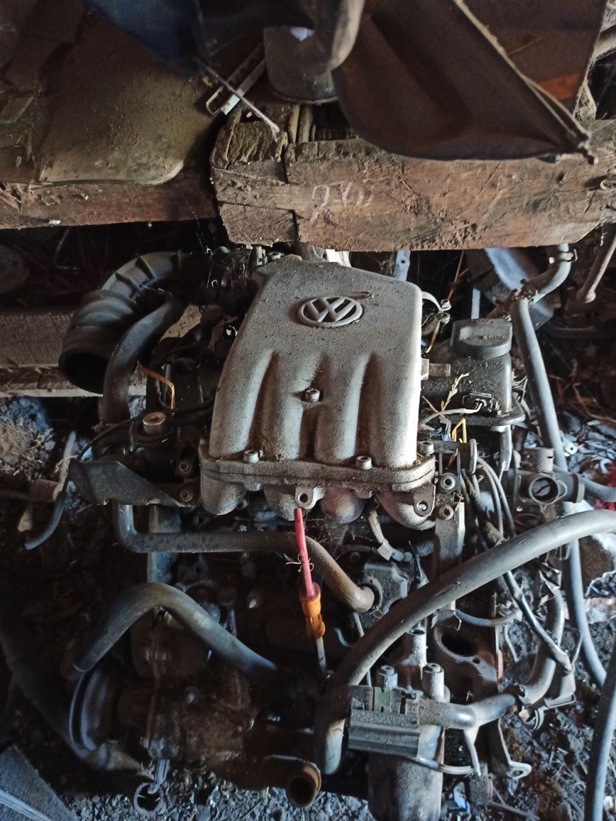 Двигун Мотор AEK Volkswagen Passat b4 1.6 AFT