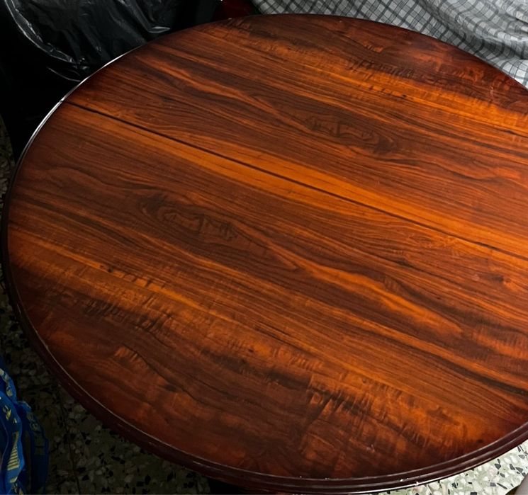 Vende mesa com 6 cadeiras