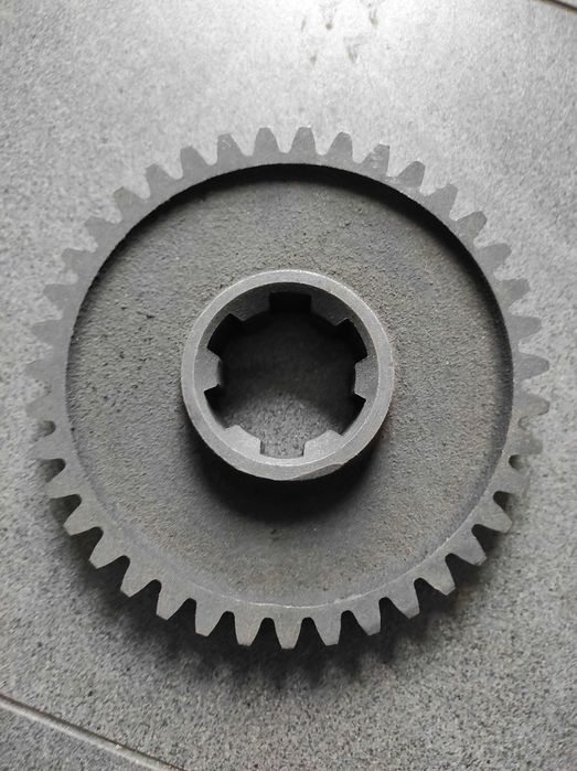 Nowe koło zębate skrzyni biegów 39 zębów T-25 Władimiriec T25 Rusek