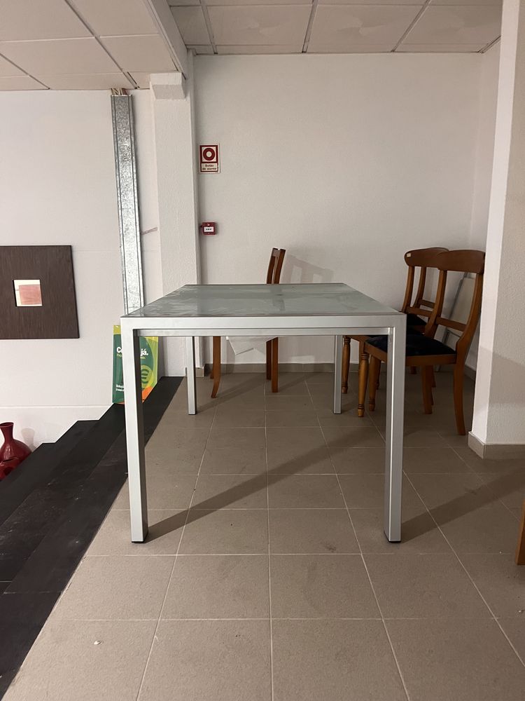 Mesa extencivel de vidro