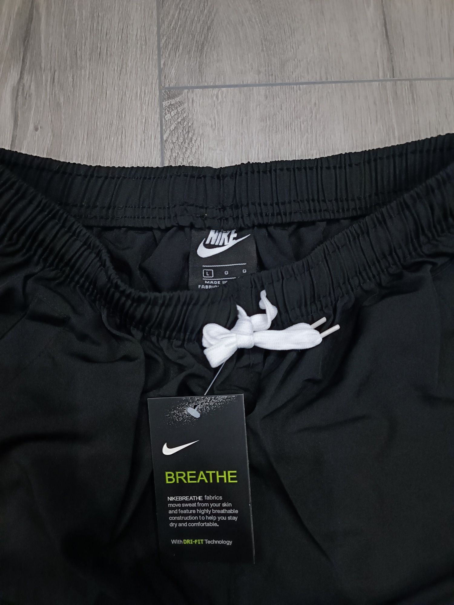 Шорты Nike нейлоновые новые