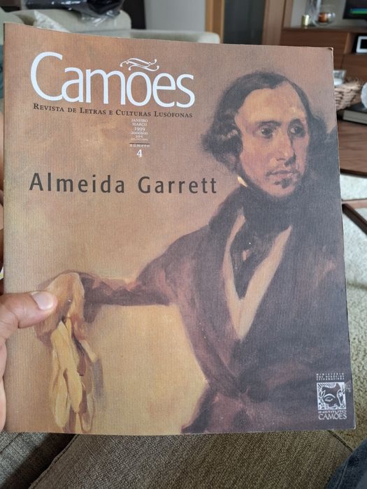 Revista Camões - Almeida Garret