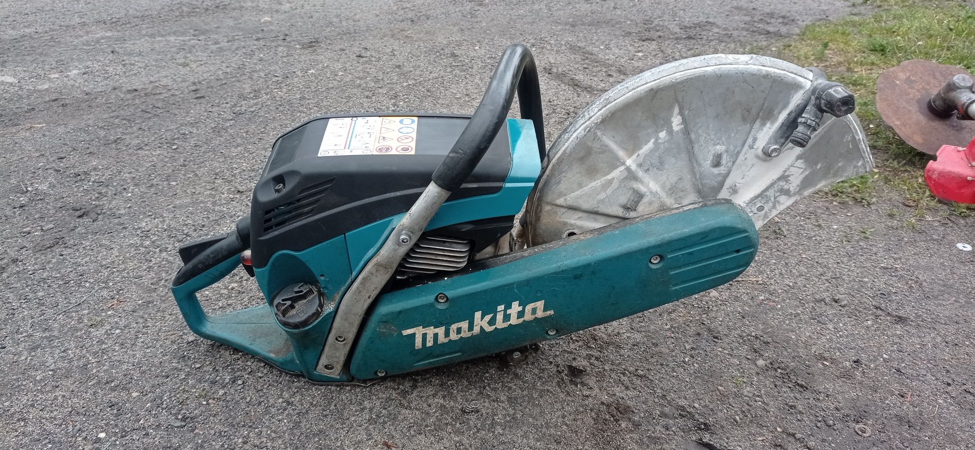 Piła do betonu, przecinarka spalinowa  Makita ek6101