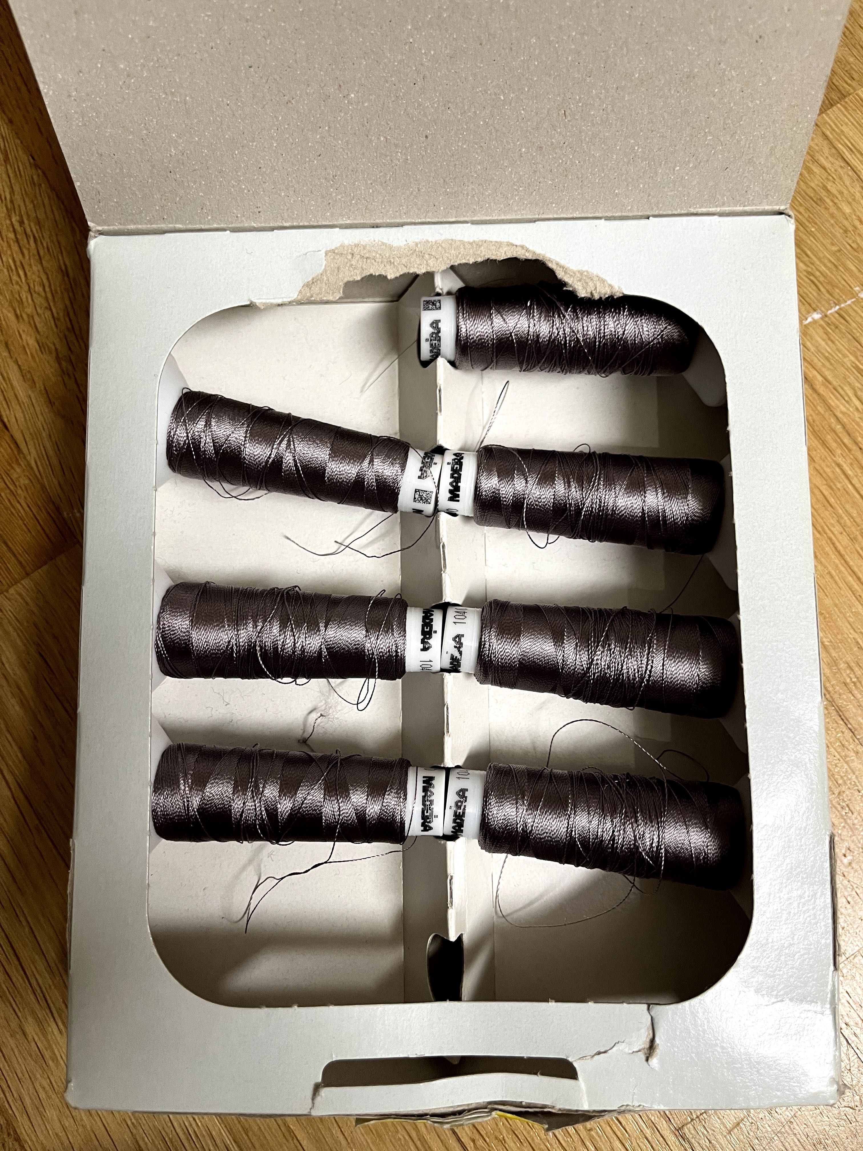 Nici Madeira Viscose Classic 30 - kolor 1040 - 7 nici