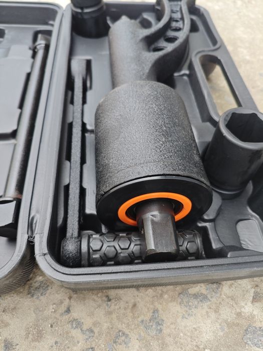 Ключ балонний редукторний м'ясорубка 32 33 вантажний роторний колісний