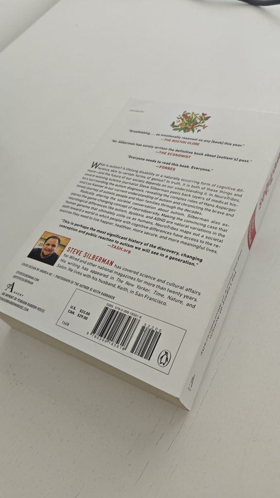 Livro NeuroTribes em inglês - Steve Silberman