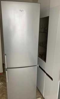 Холодильник великий