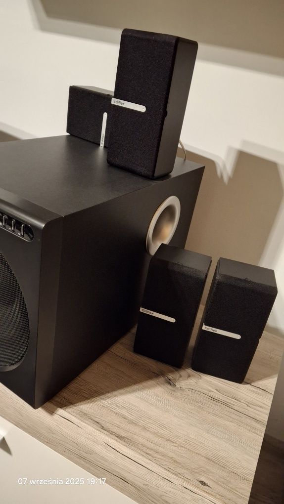 Edifier DA5000. 5.1, subwoofer i 5 głośników. Stan bardzo dobry.