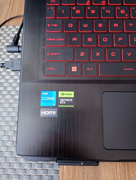 Laptop gamingowy do grania, bardzo wydajny, energooszczędny, nowy