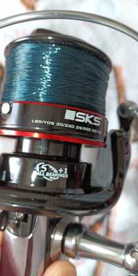 2 Carretos  de pesca Sonik SKS BLACK SURF RELL 8000