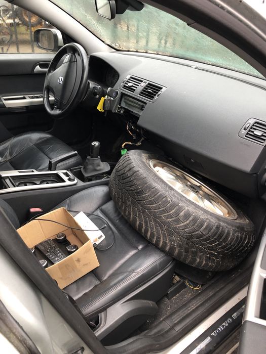 На розбір Volvo V50 2004-2012
