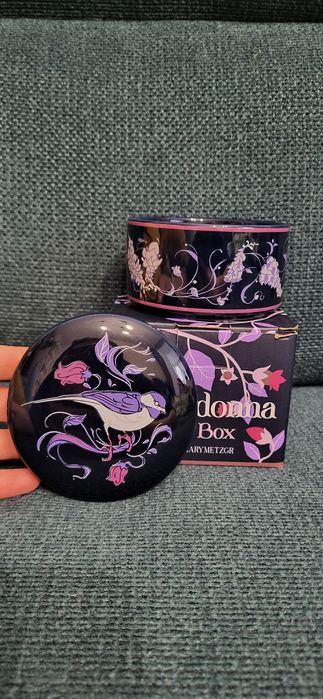 Керамічна шкатулка за книгою Белладонна від Fairyloot