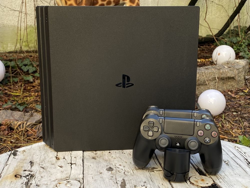 PlayStation 4 Pro 1TB. Відмінний стан