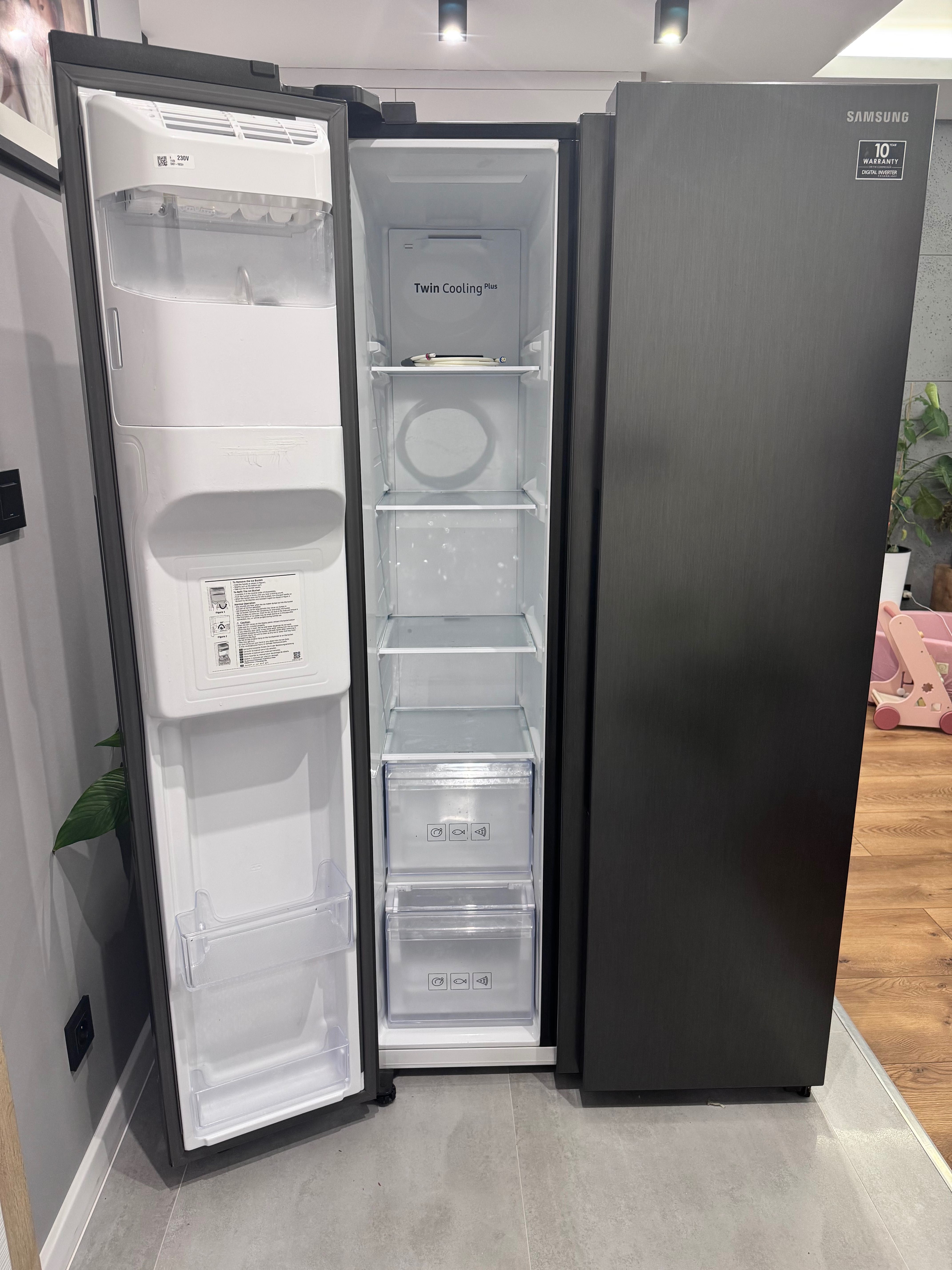 Lodówka samsung z kostakrką
