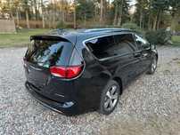 Chrysler Pacifica Chrysler Pacifica Hybryda 2018 zadbana bez wkładu piękny wóz