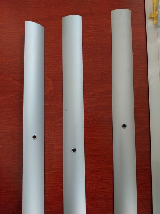 Listwy przypodłogowe aluminiowe 100 i 82 cm