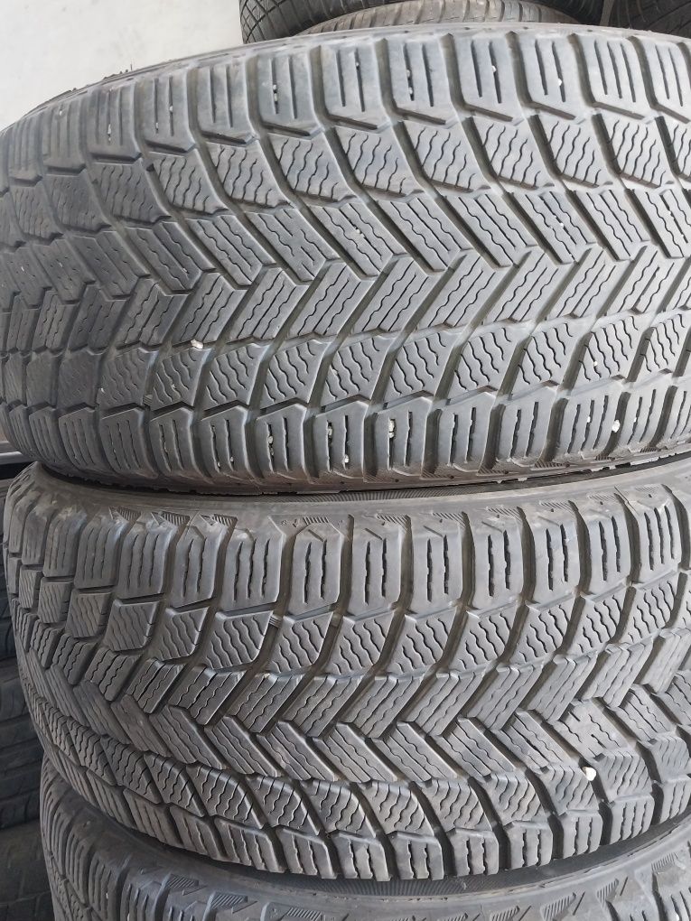 Продам резину лето r16 215/55