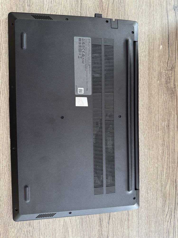 Laptop Lenovo V15 G4 AMN Ryzen 5 Radeon na gwarancji do 11/2027