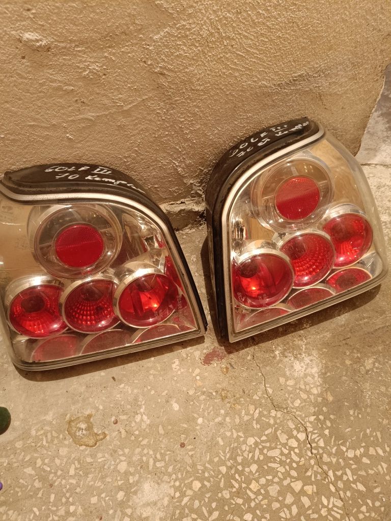 Sprzedaję światła tylne do WV Golf 3 i 4.