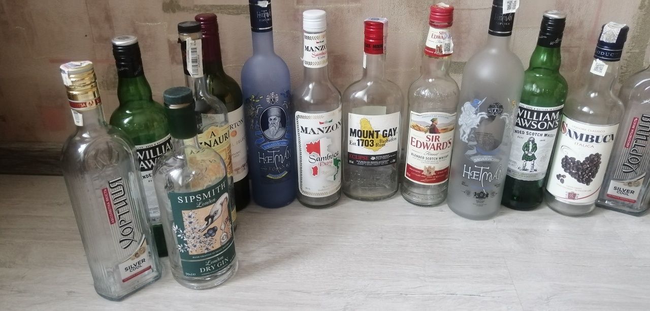 Красивые бутылки 0.7л. Новые
