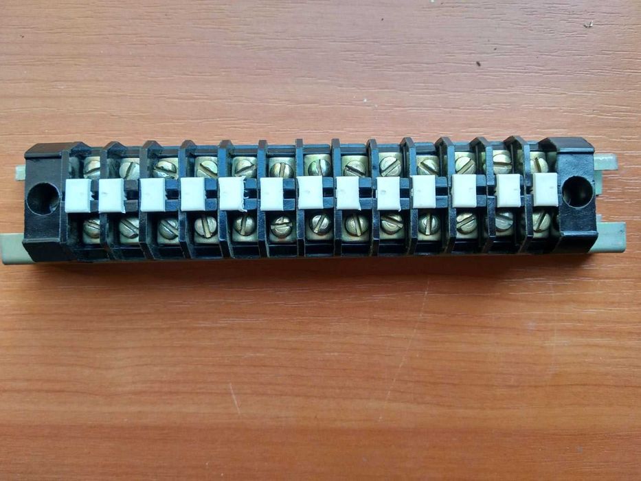 Зажим (клеммник) ЗН 18, 19, 24. 25А
