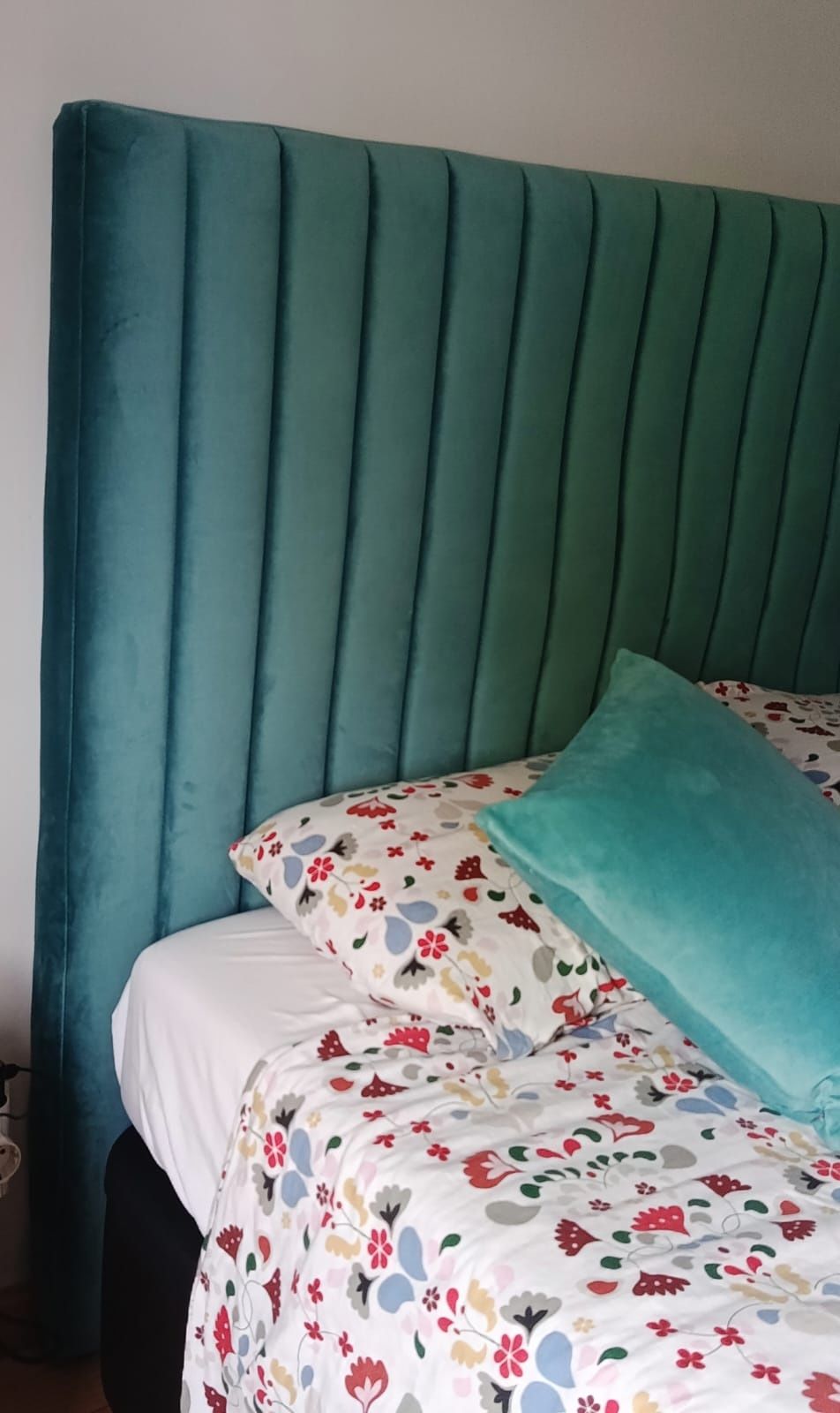 Cabeceira de cama em veludo