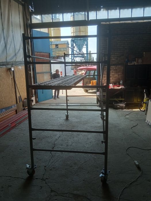 Rusztowania modułowe elewacyjne i do murowania