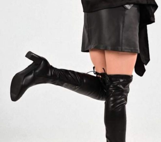 Ботфорди довгі на худу ніжку