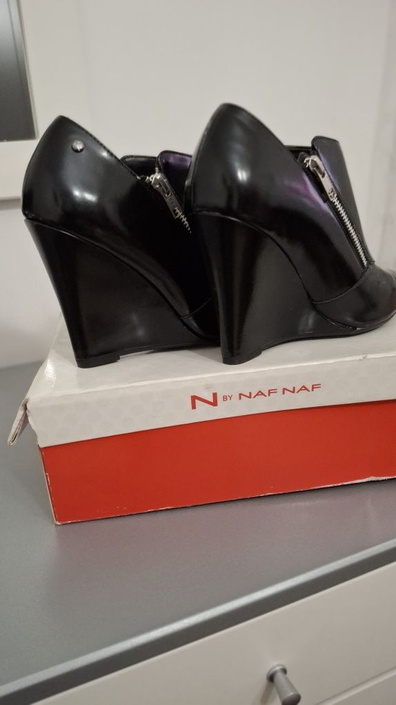 Sapatos c/cunha t. 37