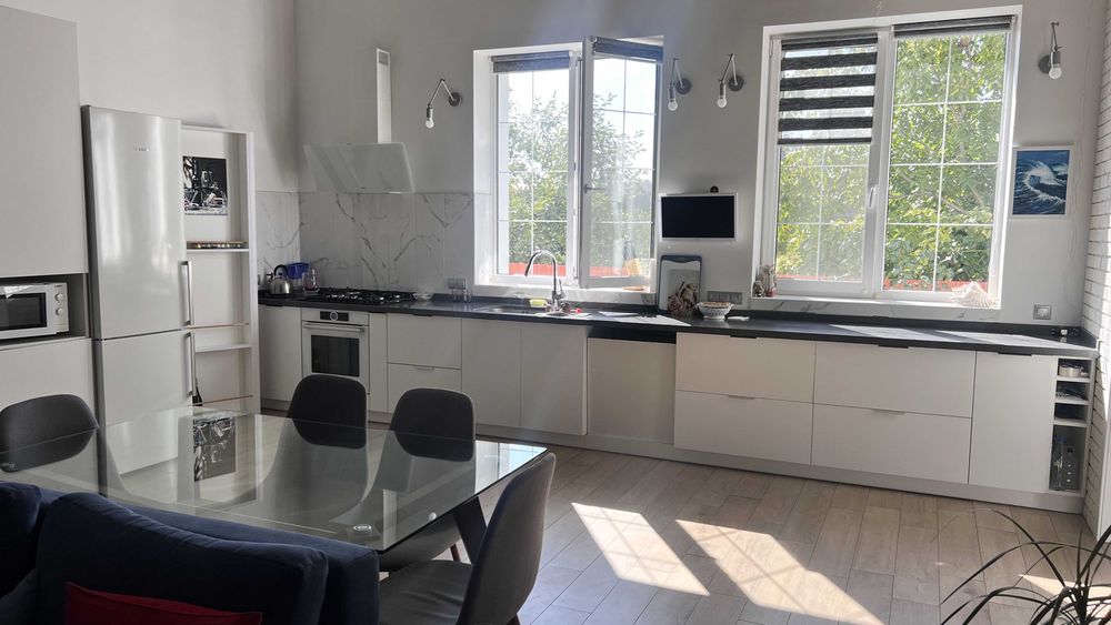 Продается современный и уютный дом в живописном селе Молодежное.