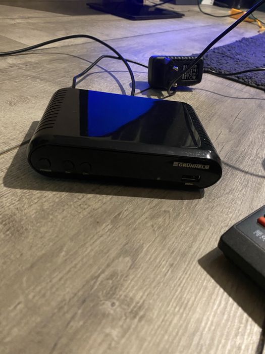 Тв приставка т2  Grunhelm GT2HD-030