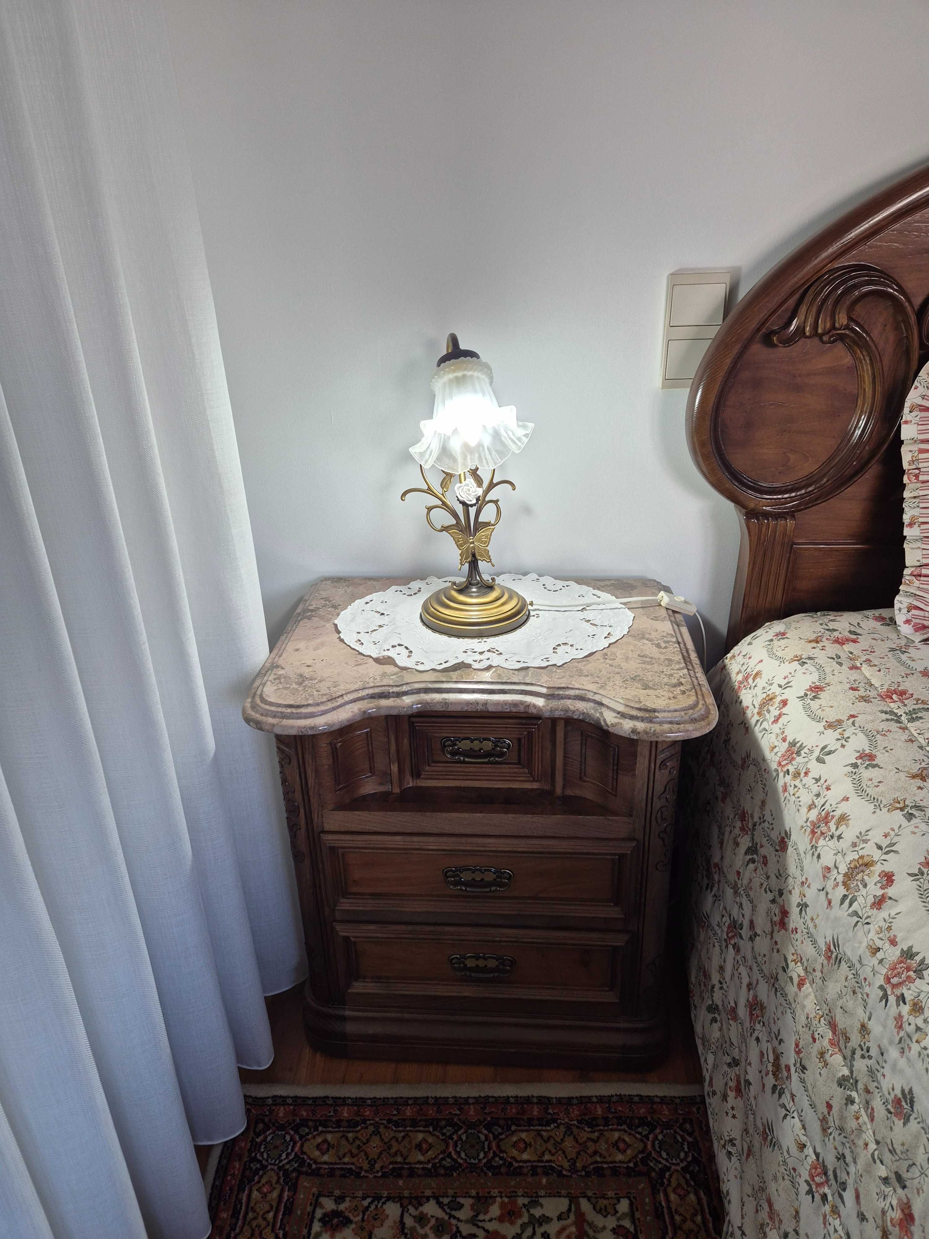 Mobília completa de quarto de casal