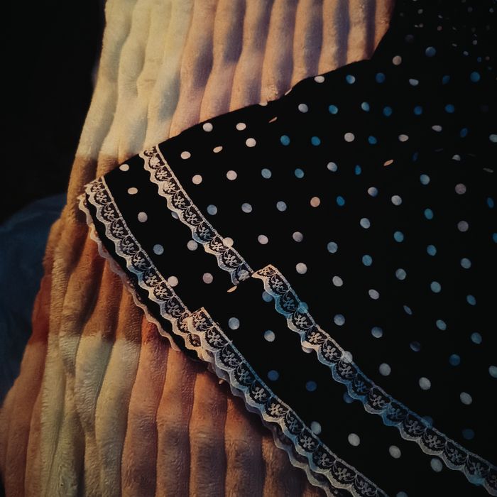 топ-маечка с кружевом! черная, бретельки, бант, горошек