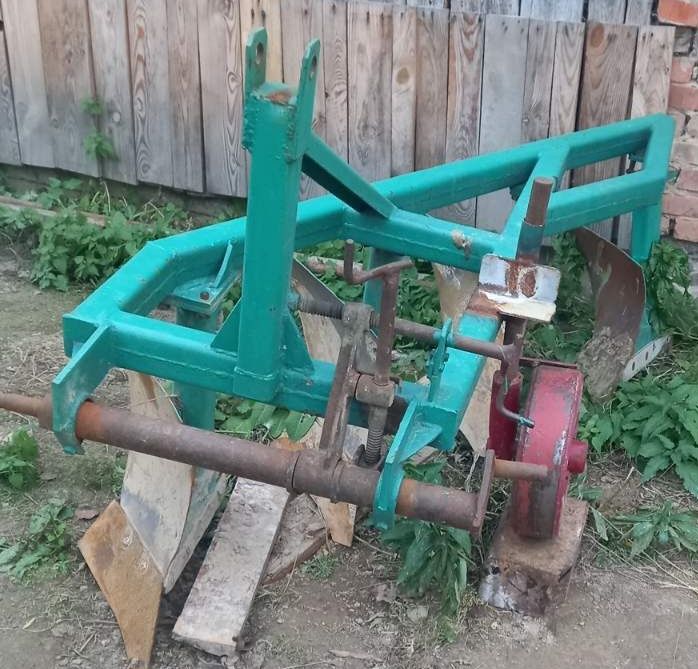 Плуг BOMET 4-x.          .