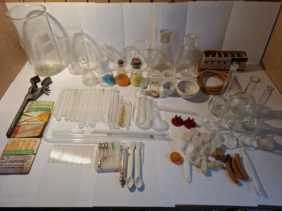 Szkło laboratoryjne probówka menzurka