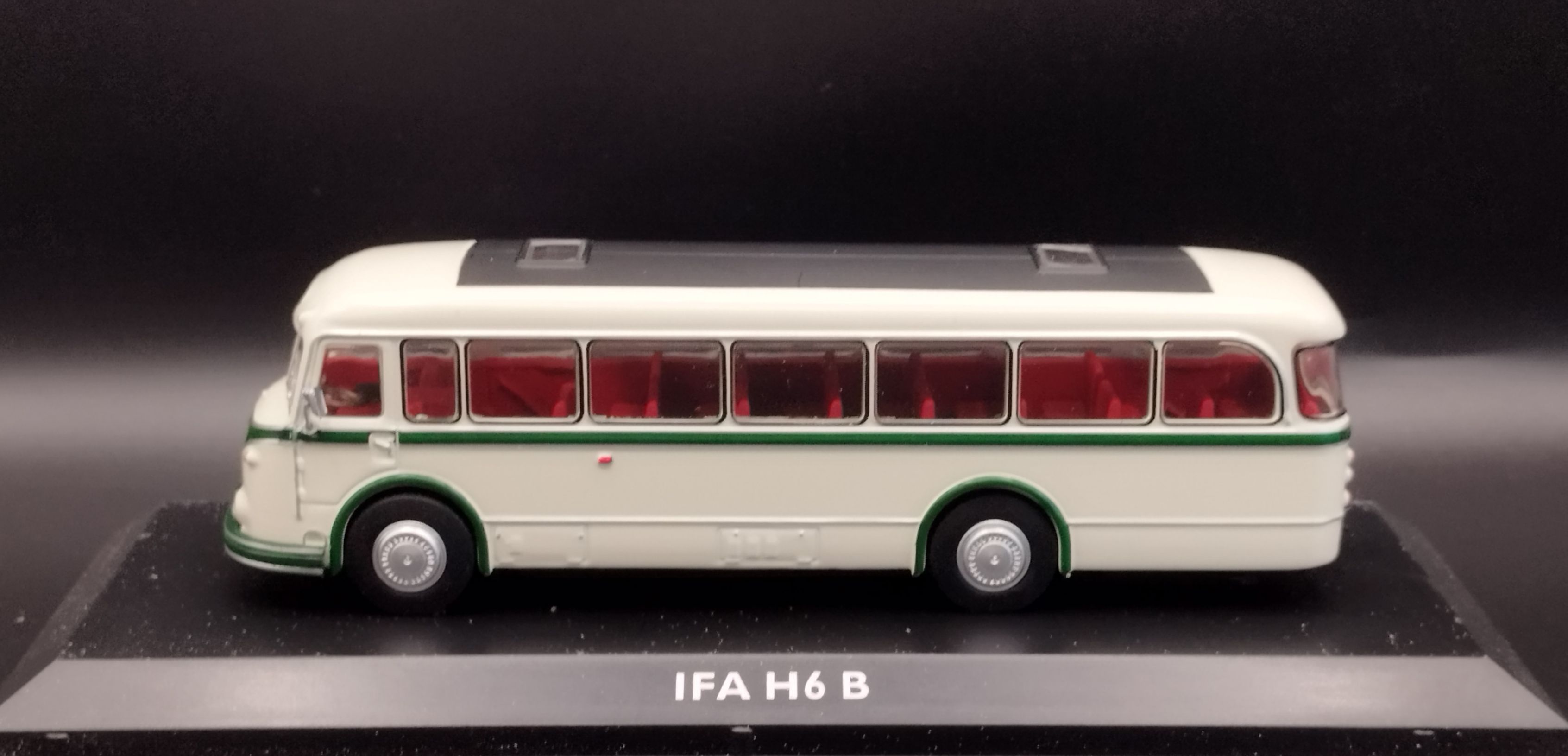 1:72 Atlas BUS IFA H6 B  model nowy