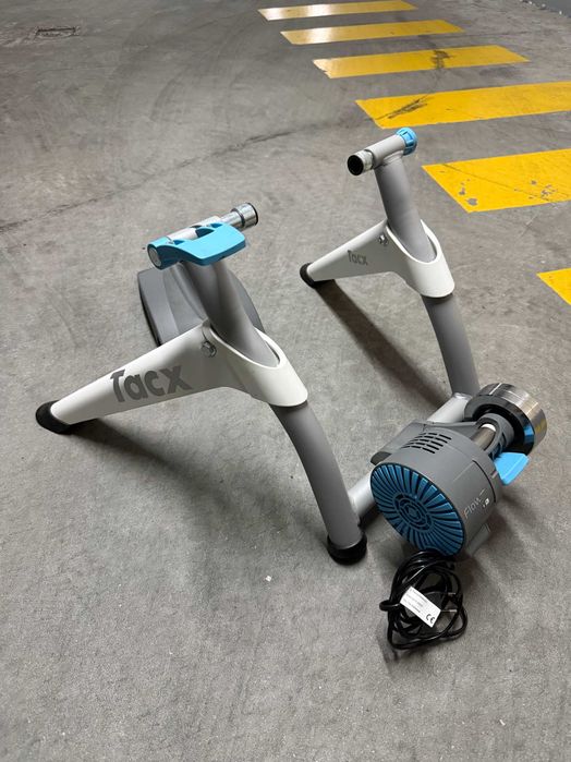 Rolo de Treino Bicicleta TACX Flow Smart T2240