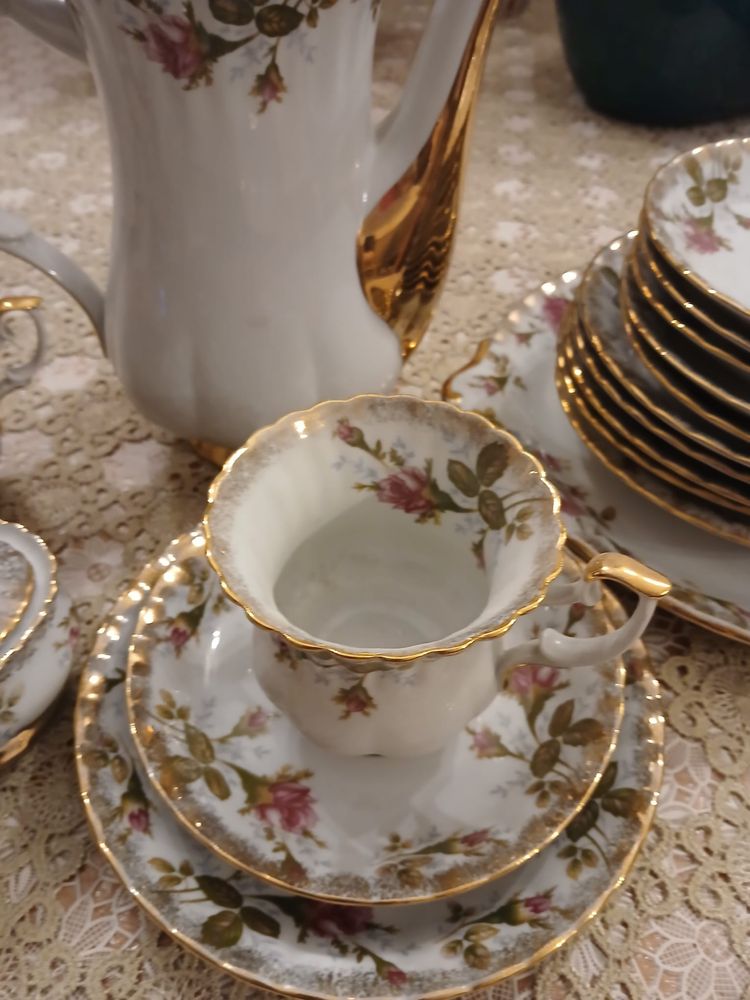 Serwis kawowy porcelana  firmy Chodzież