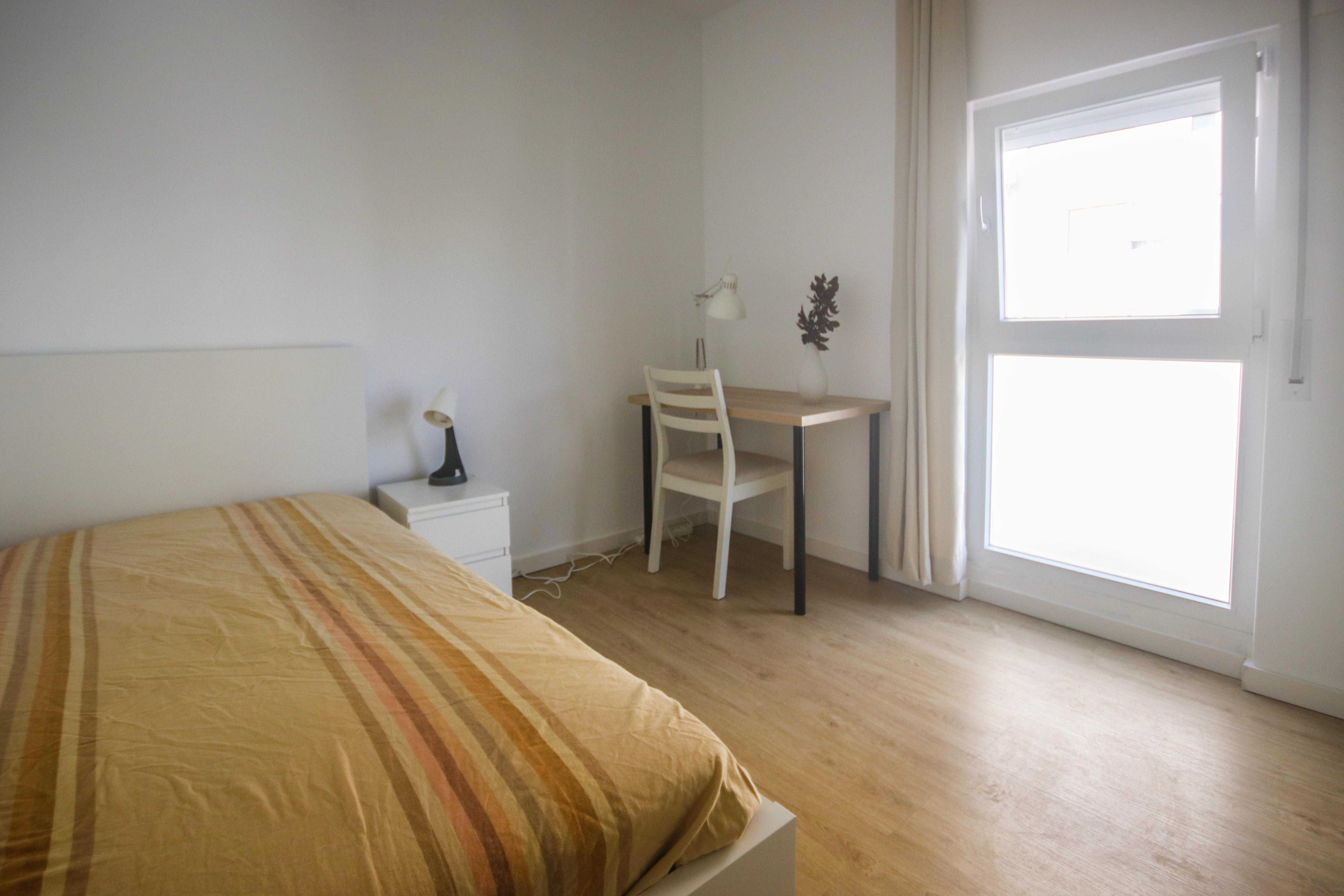 Arrendo quartos individuais Lisboa, metro Carnide Colombo 450 recibo
